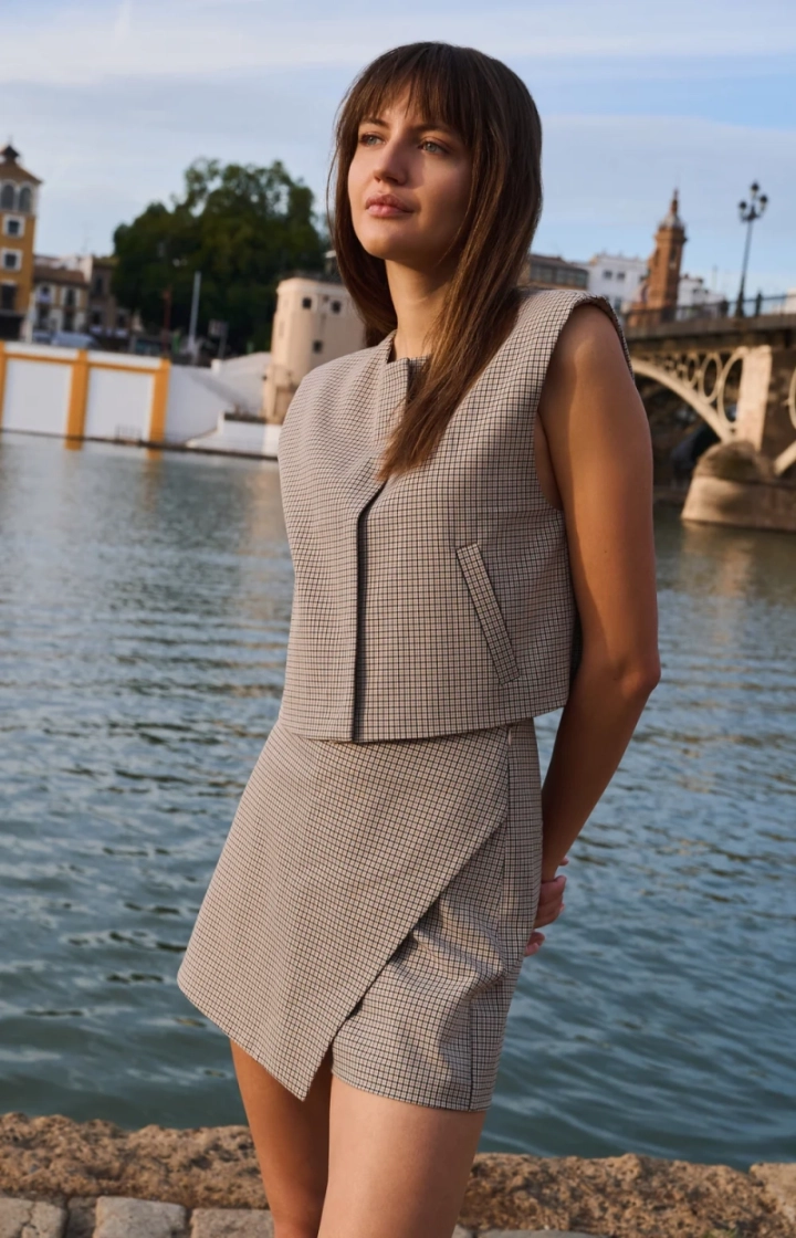Checked gilet with shoulder pa 990791 BEIGE DE
